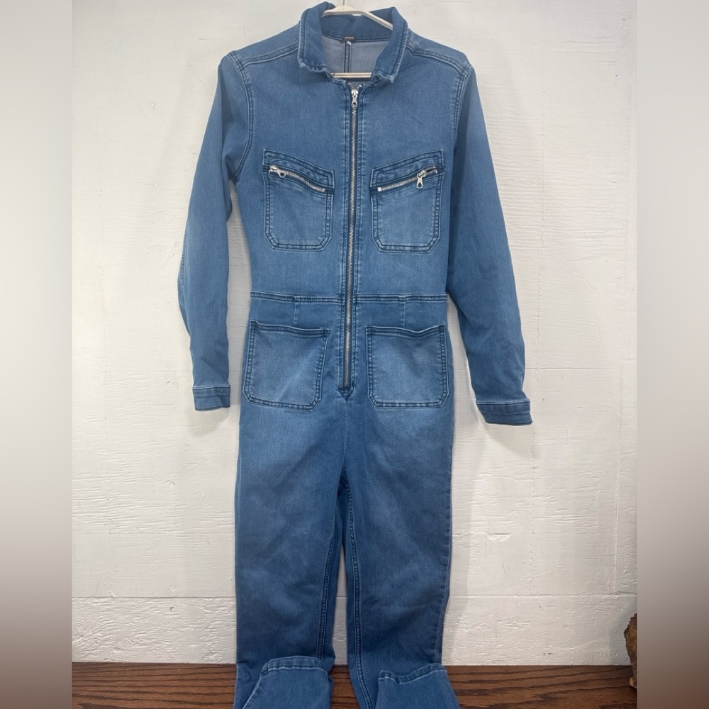 Free People Denim Jumpsuit Coveralls Womens Small Blue Zip Front Utility